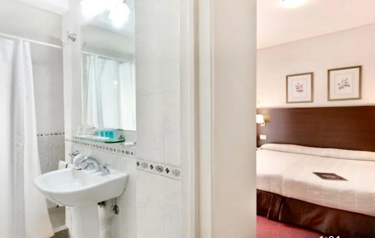 En venta - Hotel/edificio 53 habitaciones, - Oportunidad 4