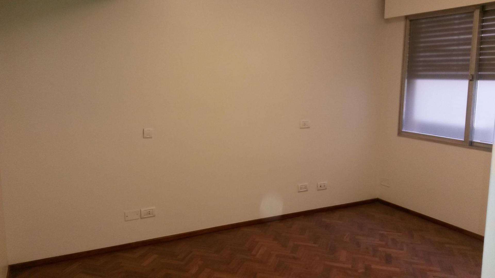 Foto de AMPLIO DEPARTAMENTO DESTINO COMERCIAL, imagen 3