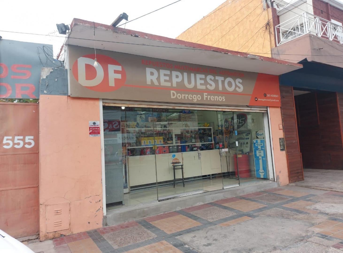 Local sobre Adolfo  Calle, Dorrego