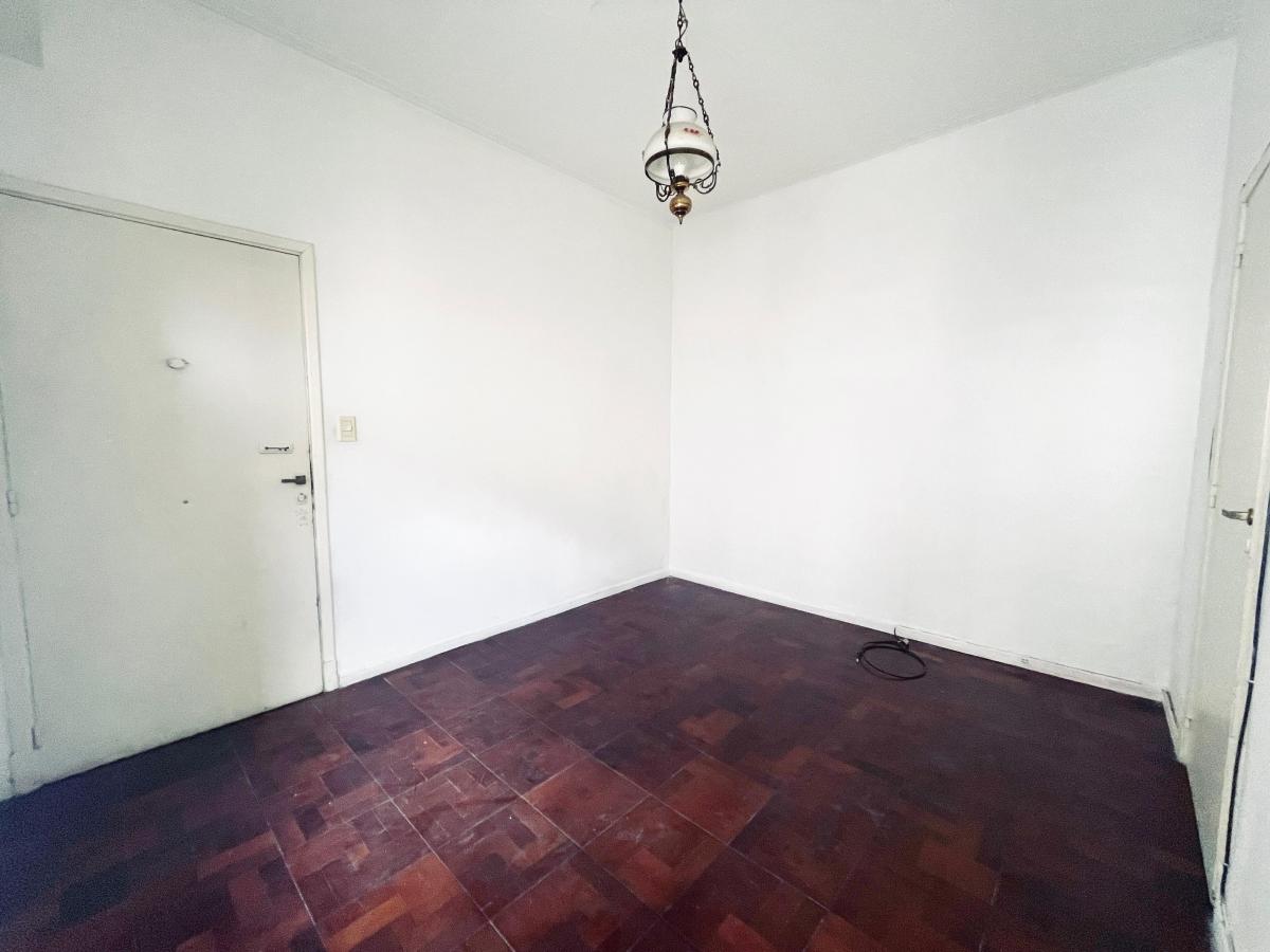 CASEROS CENTRO Dpto. 2 amb. Apto Profesional