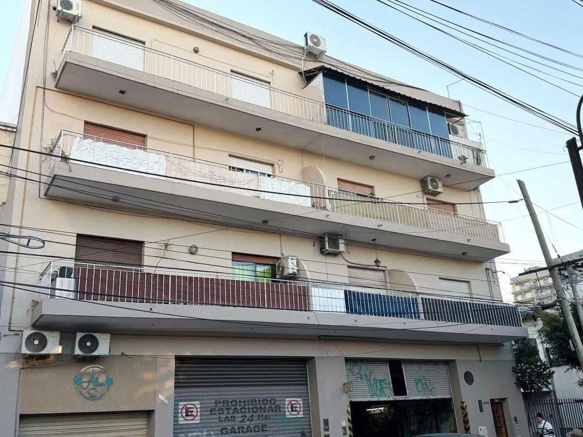 Dpto. 2 amb en Caseros centro 4