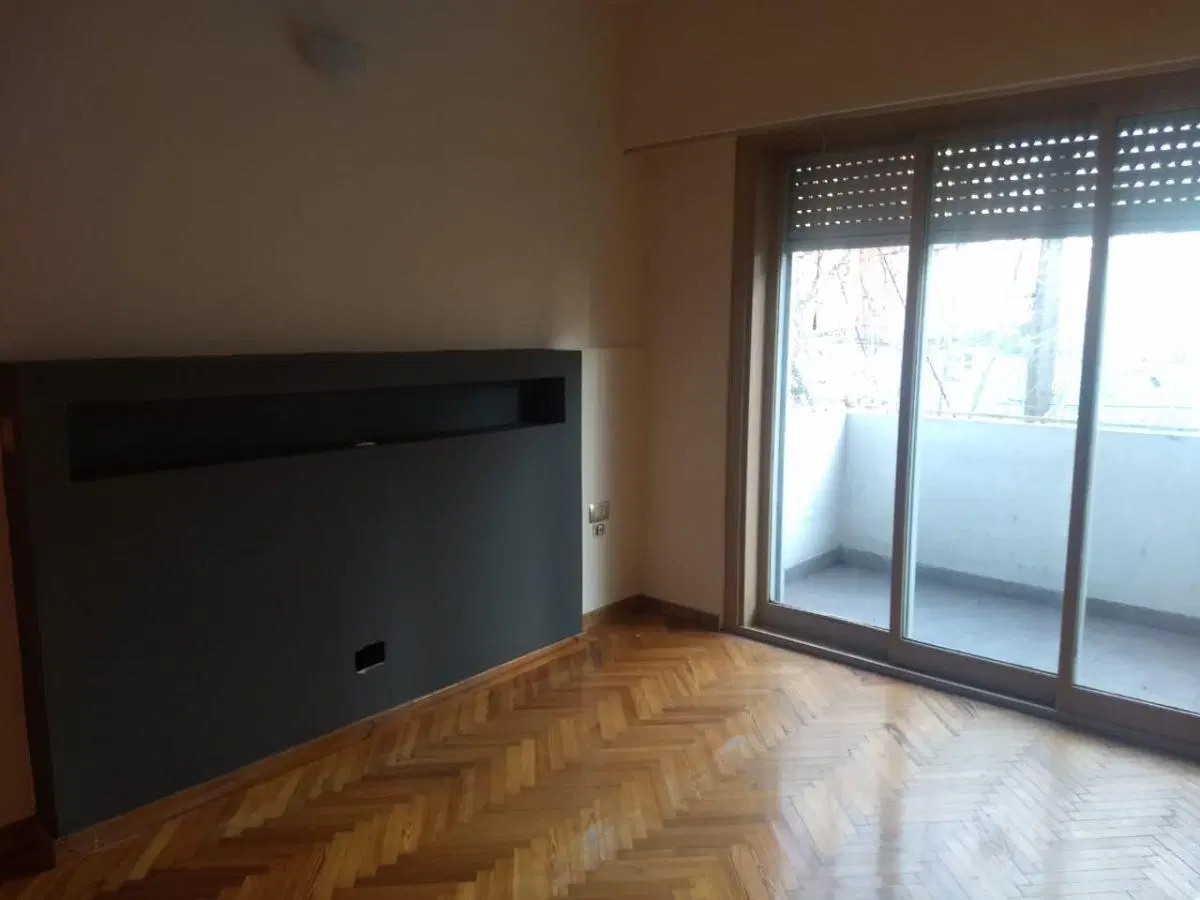 Caseros Centro, Departamento 4 ambientes con balcón y patio 2