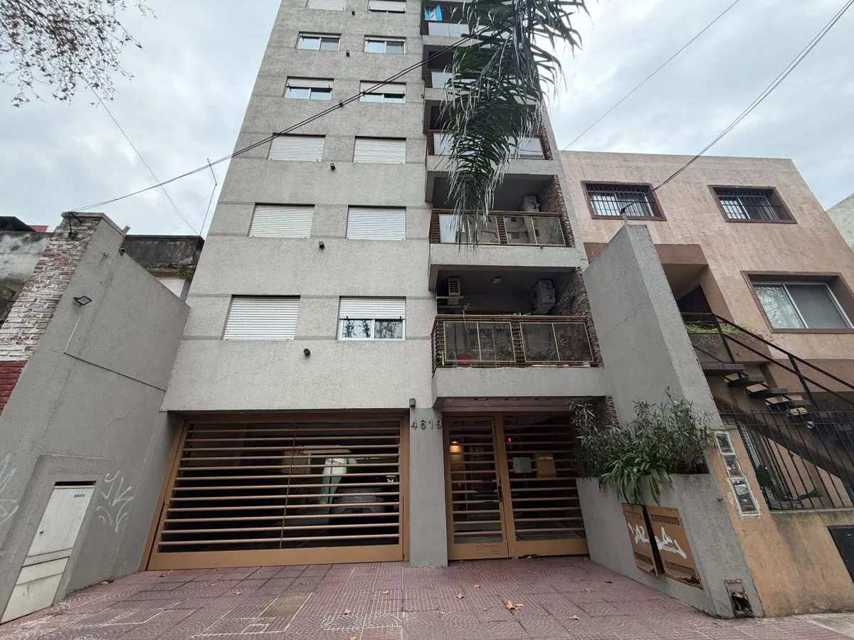 Caseros a metros de estacion, 2 amb con Cocina separada, Balcon 4