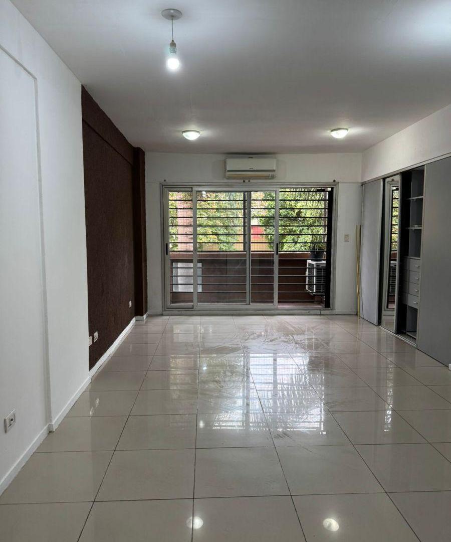 Alquiler Monoambiente con balcón en Paternal