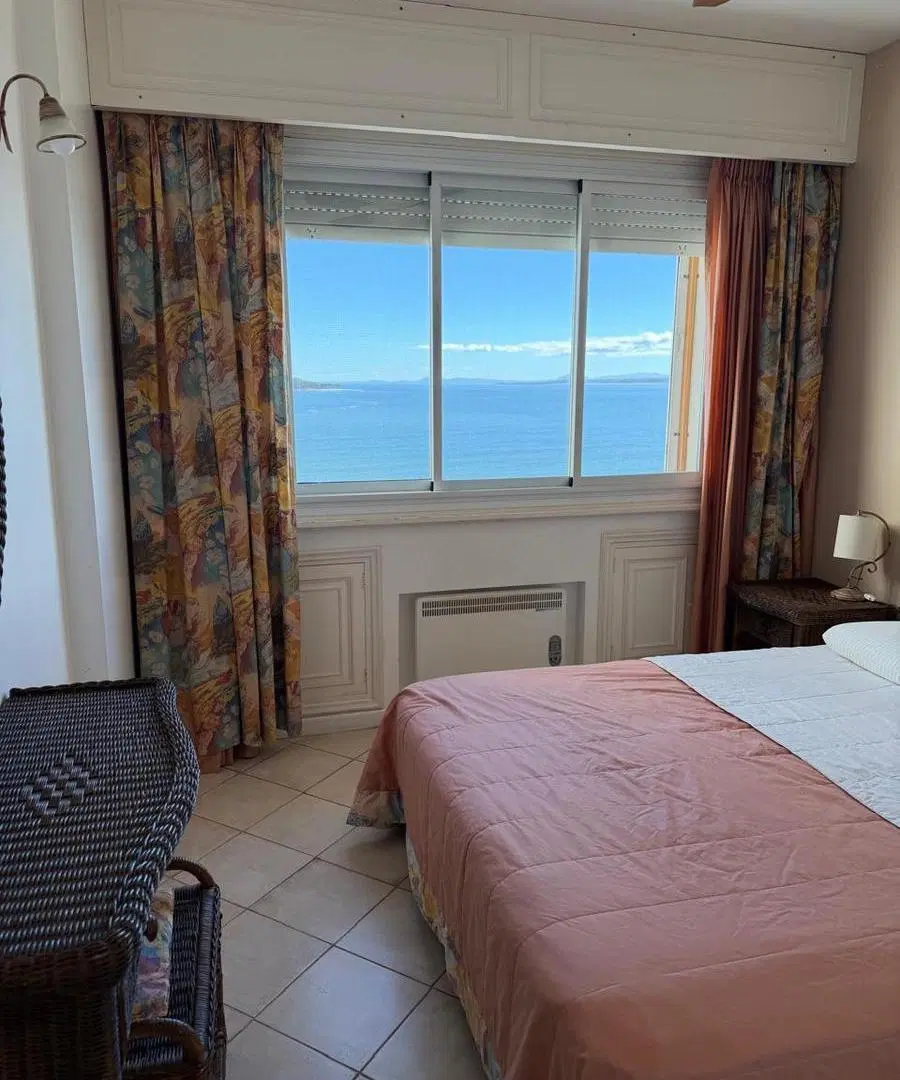 Departamento en Playa Mansa 2