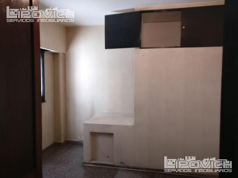 Venta. Local con Sotano y Patio. Av J. B. Justo 3800. Paternal 3