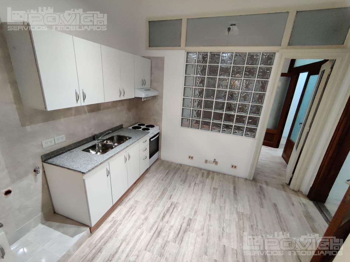 Oficina Reciclada. 1° Piso. Balcon Frances. Subte B. 1