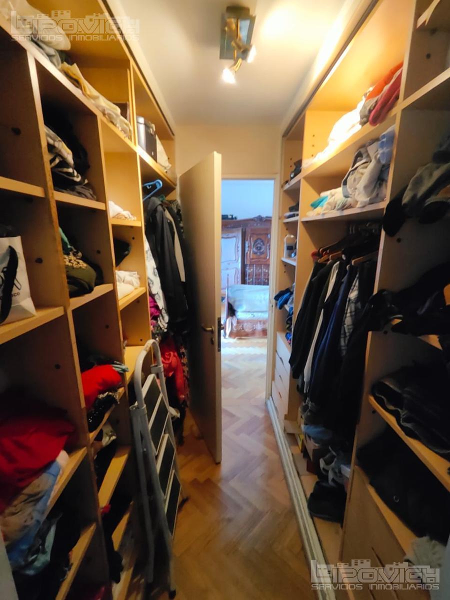 Casa en Venta. 5 Ambientes en 2 Plantas Depto en Pb. Excelente Estado. Quincho C/parrilla. Patio C 2