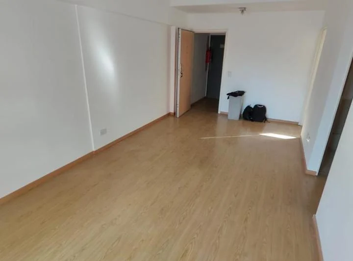 Departamento en alquiler. 3 ambientes al frente con balcón. Pujol al 1000. Caballito 2
