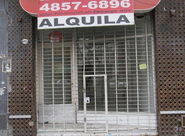 Alquiler de local. 25 mts. Apto varios rubros. Metrobus. Av. J. B. Justo al 4900. Paternal 5