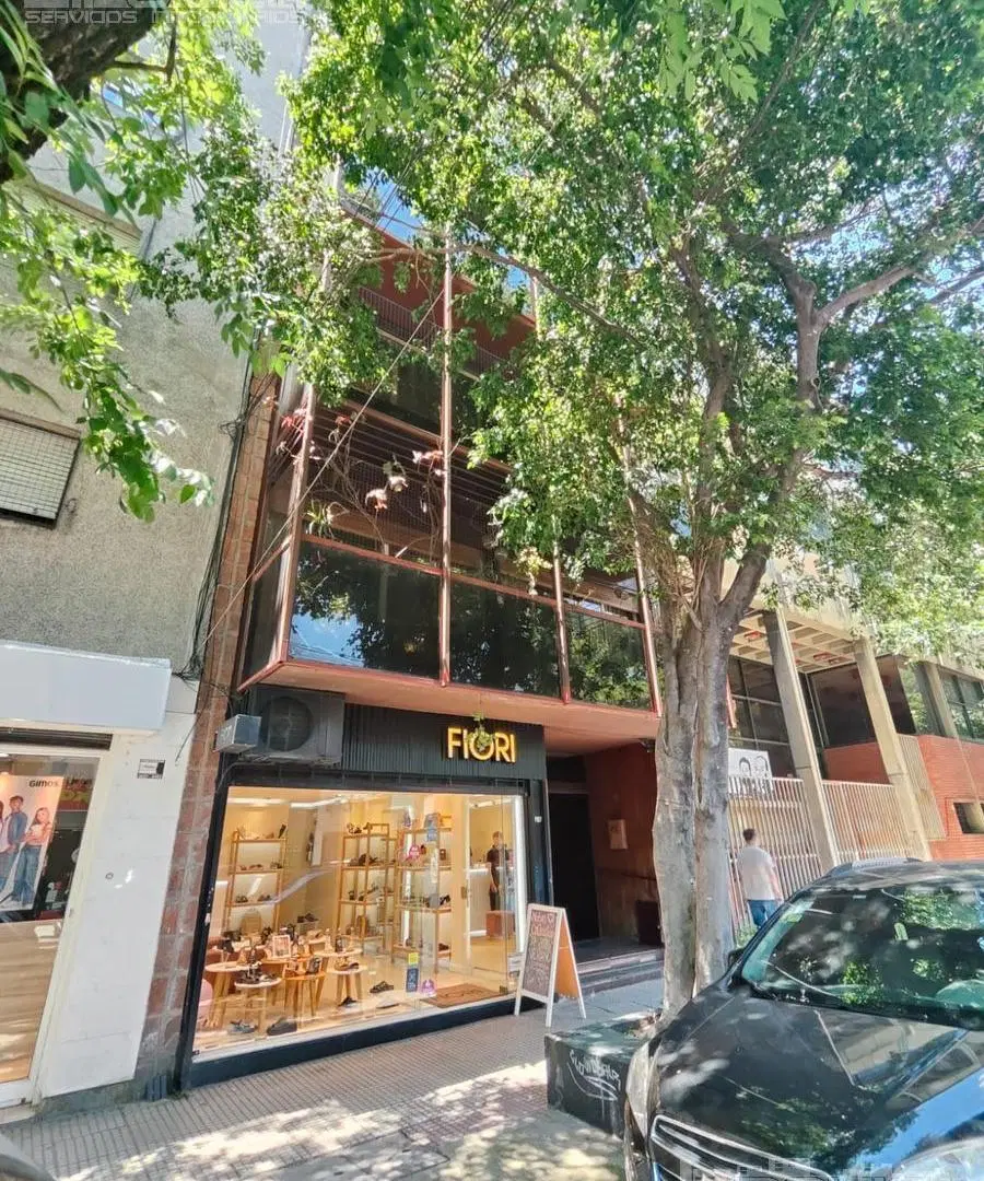 Local en alquiler. 42 mts. Apto todo rubro. Zona outlets. Aguirre al 700. Villa Crespo 1