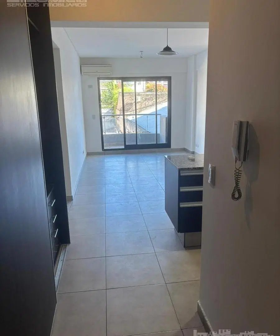 Alquiler monoambiente, 3° piso, contrafrente con balcón, amenities. Pileta. Alberdi 1500, Caballito. 3