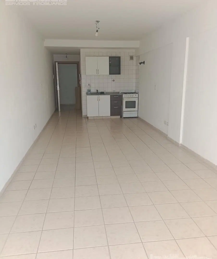 Monoambiente en alquiler. Contrafrente con balcón. Amenities. Pileta. Lavalleja al 100. Villa Crespo 2