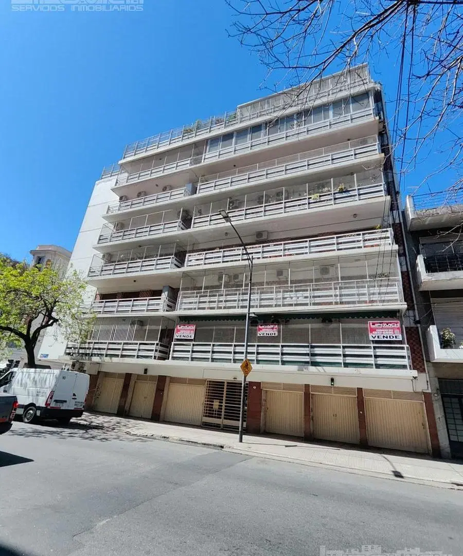 Venta de 4 ambientes c/dep. Escritorio. balcón y 2 patios. Cochera. Ferrari al 200. V. Crespo 2