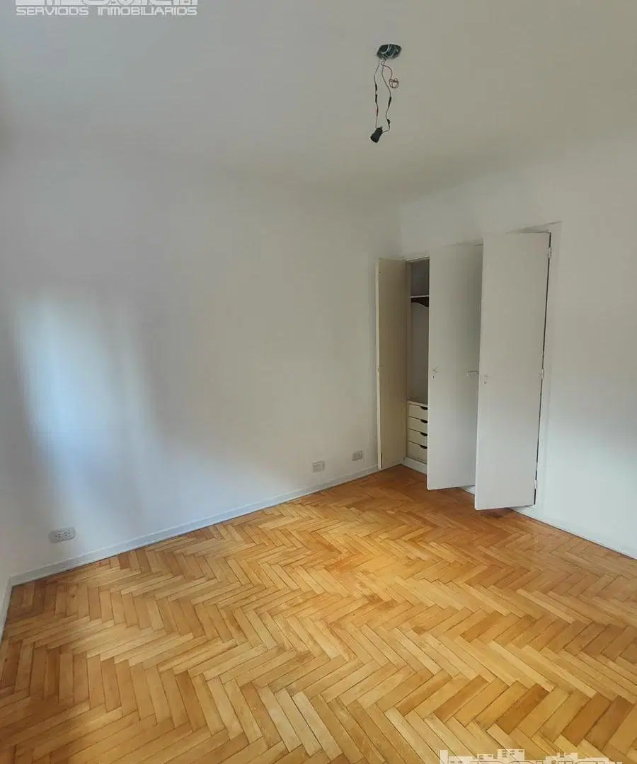 Departamento en Venta, Gurruchaga 300. Frente con balcón, Subte B y metrobus. Villa Crespo. 2