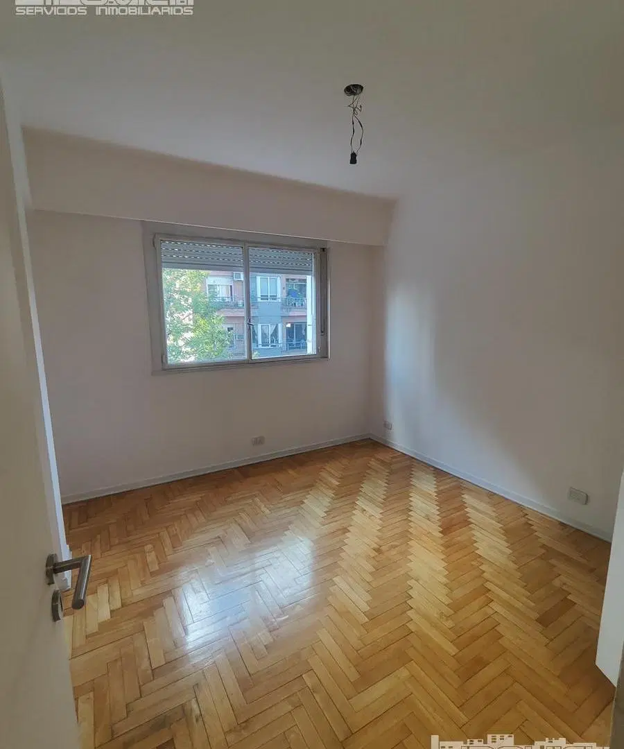 Departamento en Venta, Gurruchaga 300. Frente con balcón, Subte B y metrobus. Villa Crespo. 5