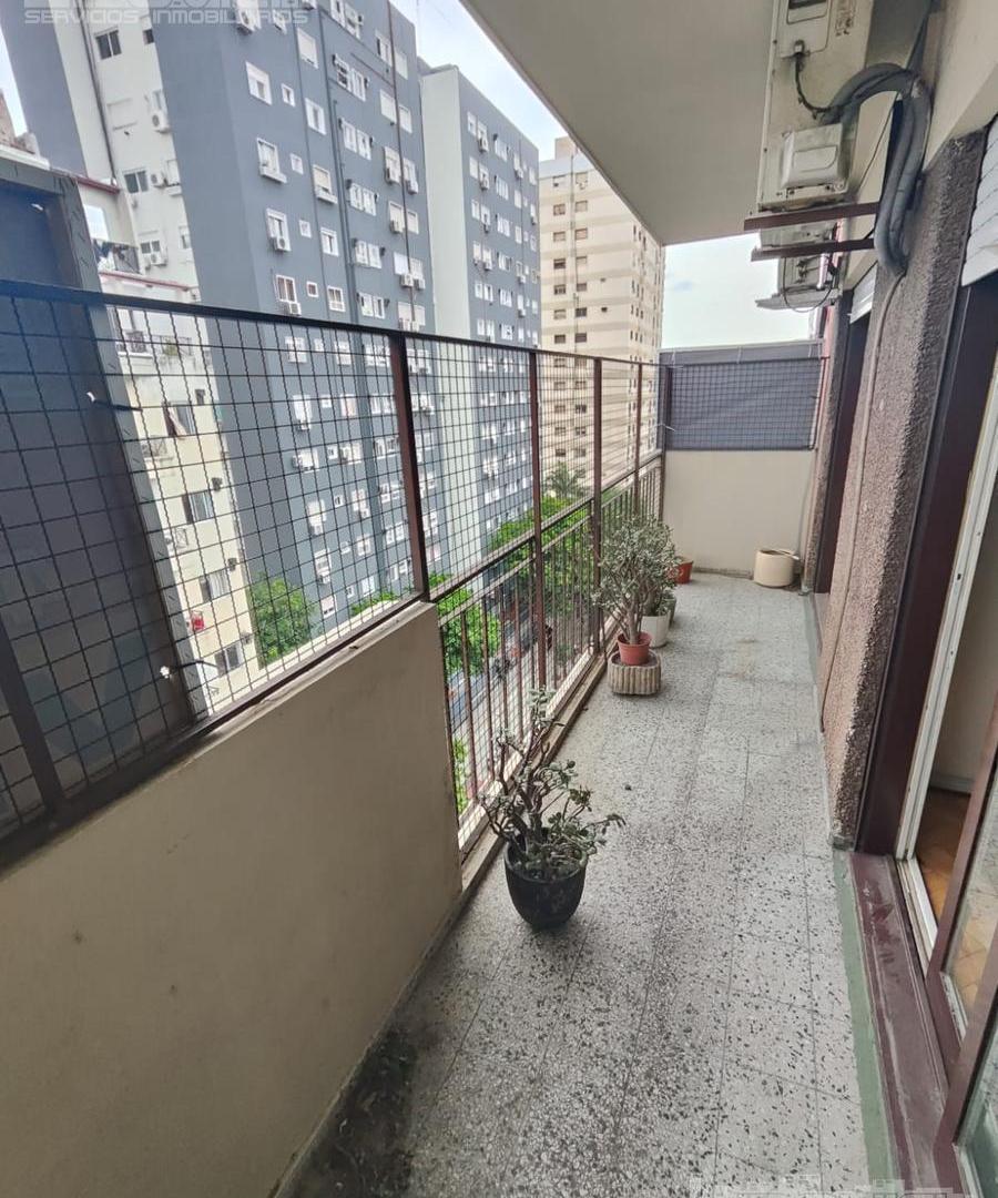 Venta 3 ambientes con dependencia, al frente con balcón, luminoso, Corrientes al 5700, Villa Crespo.