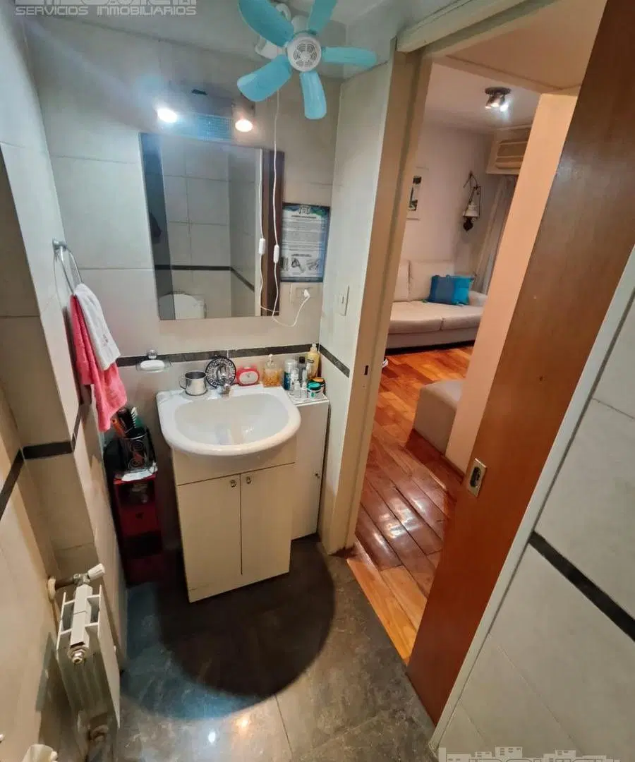 3 ambientes. Contrafrente con balcón. Cochera y amenities. Camargo al 700. Villa Crespo 1