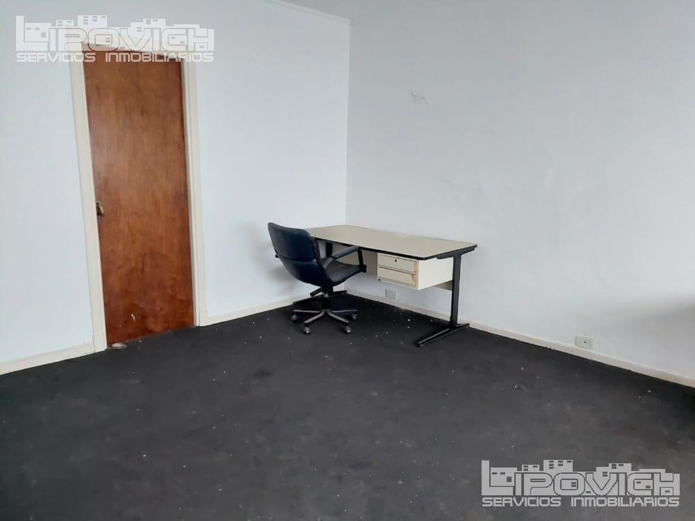 Oficina en venta. 5 oficinas. Recepción. 2 baños. A metros de Subte B. Callao 500. Tribunales