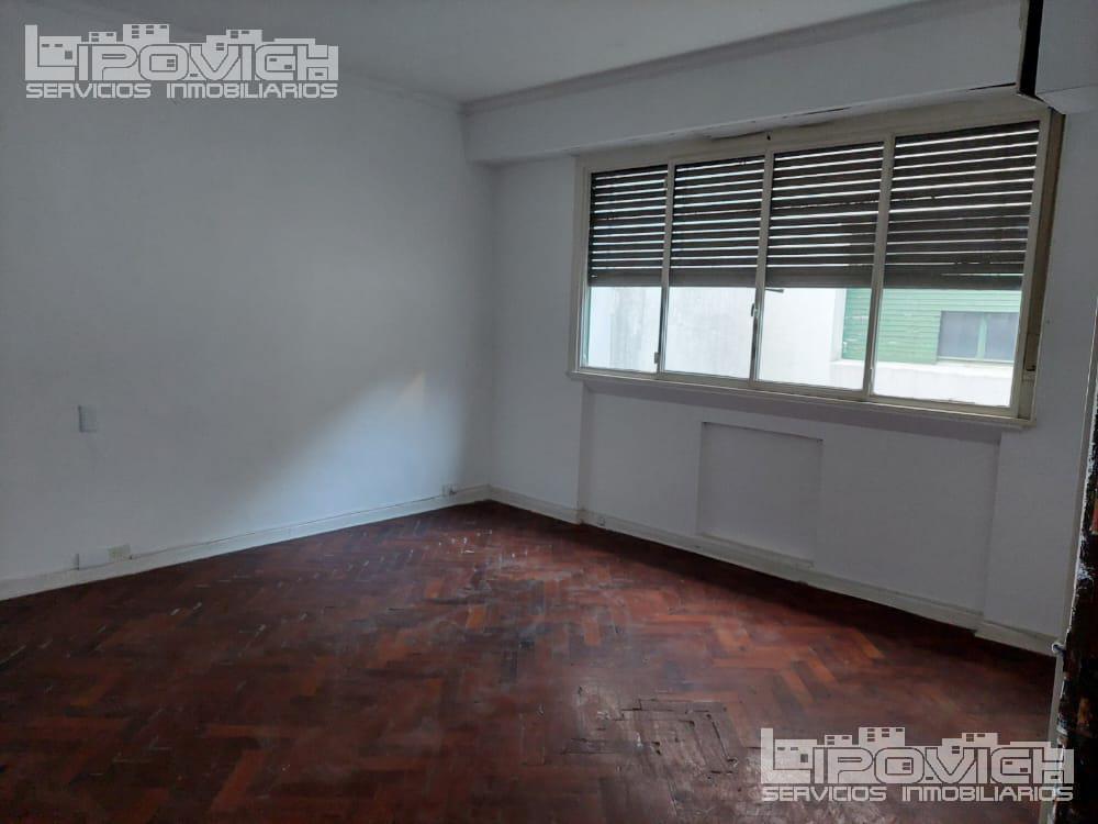 Oficina en venta. 5 oficinas. Recepción. 2 baños. A metros de Subte B. Callao 500. Tribunales