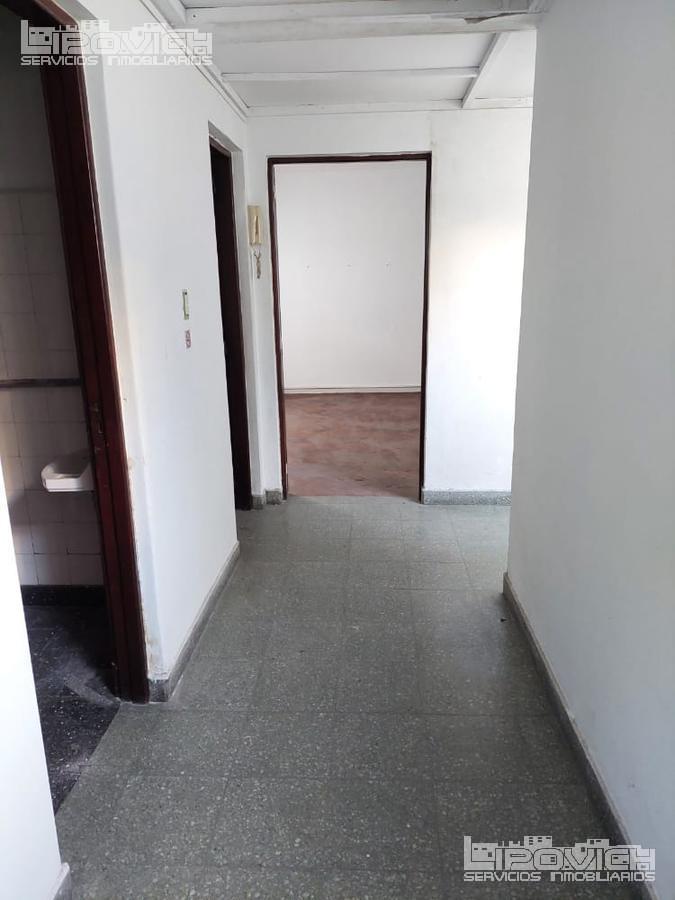Oficina en venta. 5 oficinas. Recepción. 2 baños. A metros de Subte B. Callao 500. Tribunales