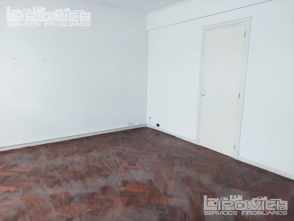 Oficina en venta. 5 oficinas. Recepción. 2 baños. A metros de Subte B. Callao 500. Tribunales