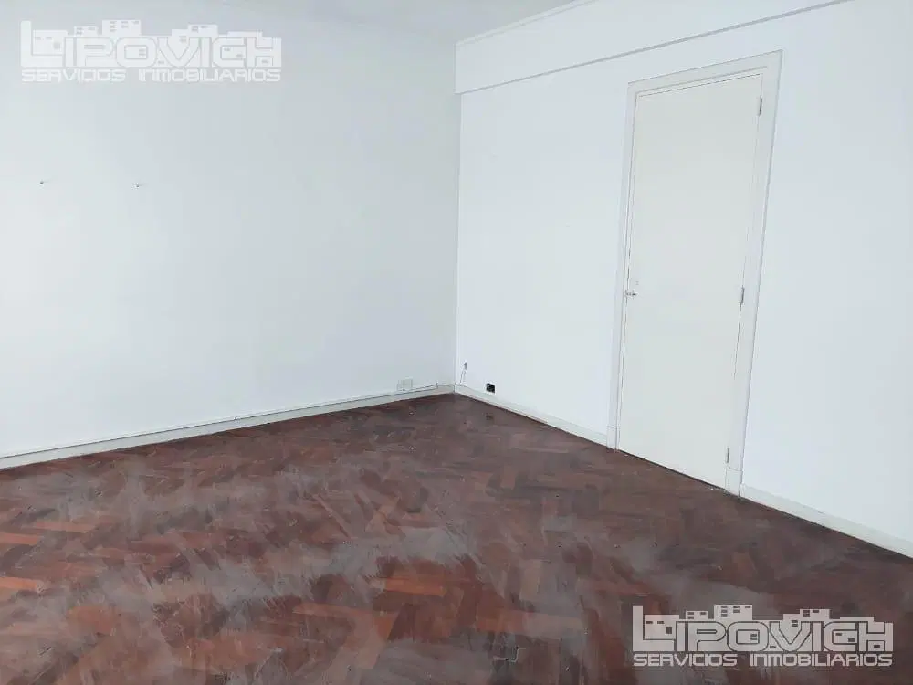 Oficina en venta. 5 oficinas. Recepción. 2 baños. A metros de Subte B. Callao 500. Tribunales 3