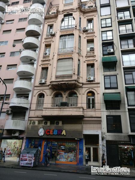 Oficina en venta. 5 oficinas. Recepción. 2 baños. A metros de Subte B. Callao 500. Tribunales
