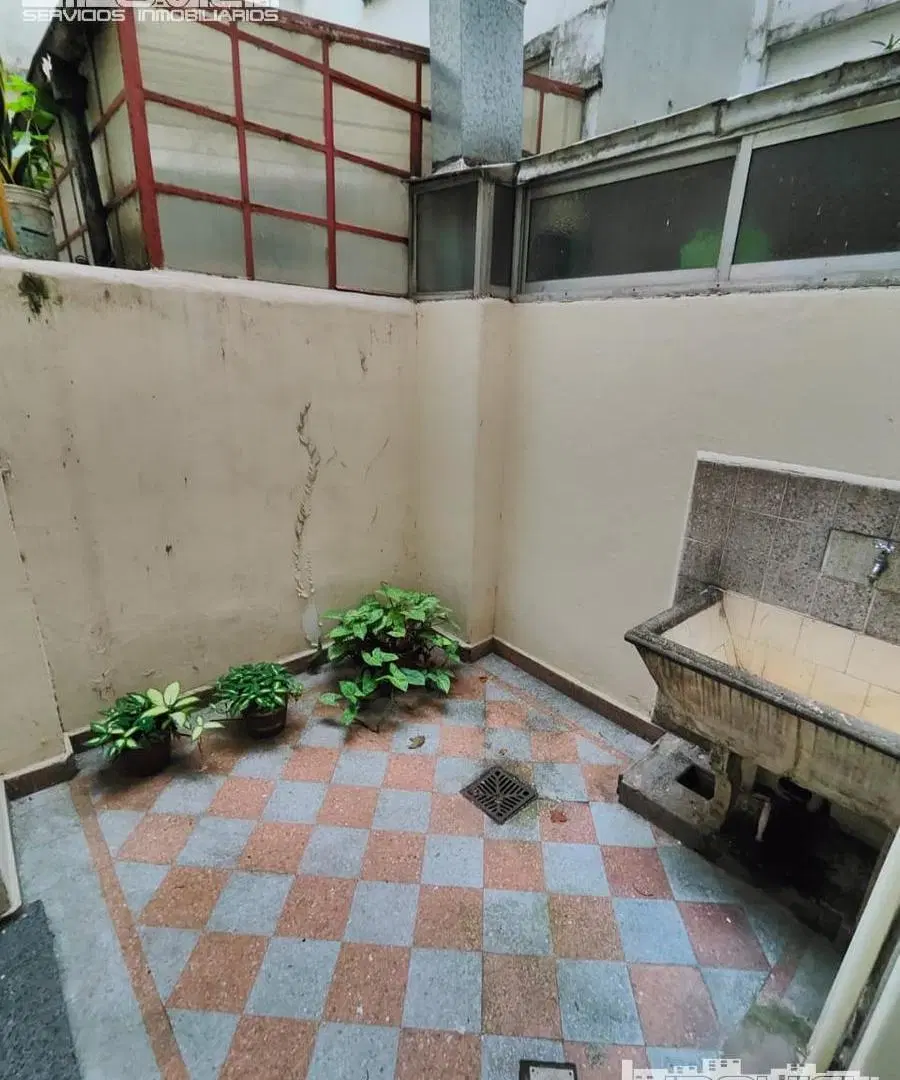 Venta 3 ambientes con escritorio. PB con patio. Av. Juan B Justo 2700. Villa Crespo 3