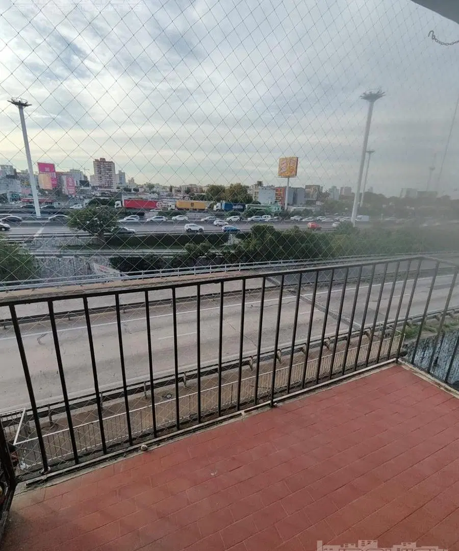 Departamento de 2 ambientes en alquiler. Frente con balcón. Av. Cabildo al 4900 1