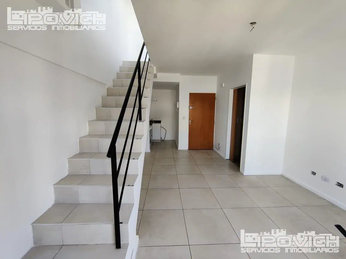 2 Ambs Duplex. 10º Frente. Luminoso. Balcón aterrazado. Bulnes al 800- Almagro 2