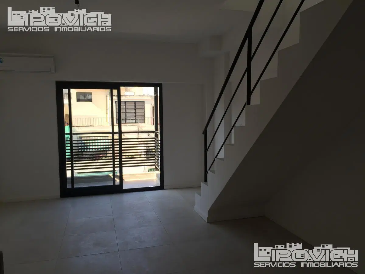 2 Ambs Duplex. 10º Frente. Luminoso. Balcón aterrazado. Bulnes al 800- Almagro 5