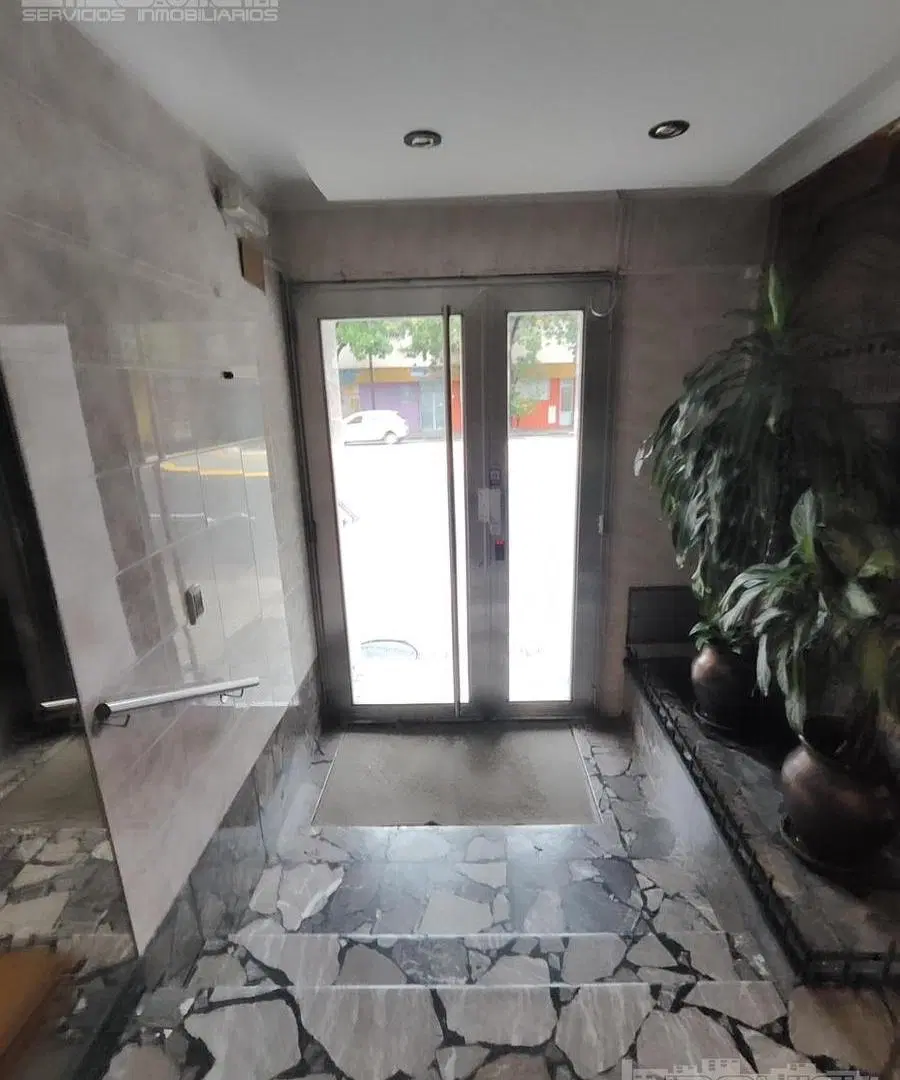 Monoambiente. PB Interno. C/Patio. Conexion a lavarropas. Juan B Justo al 5000 - Villa Gral.Mitre 8