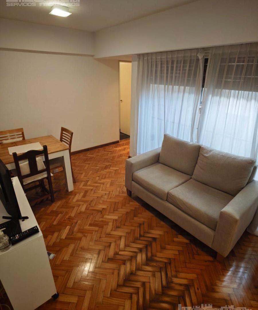 Foto de Alquiler 2 ambientes, apto profesional. Amoblado. Balcón frances, imagen 1
