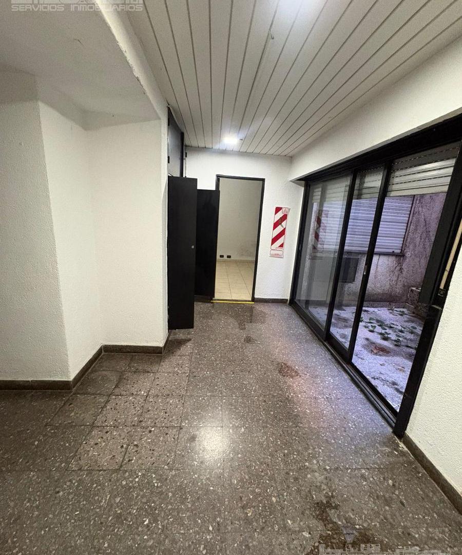 Foto de LOCAL EN ALQUILER. 122 METROS. SOTANO Y PATIO. APTO TODO RUBRO. AV, imagen 3