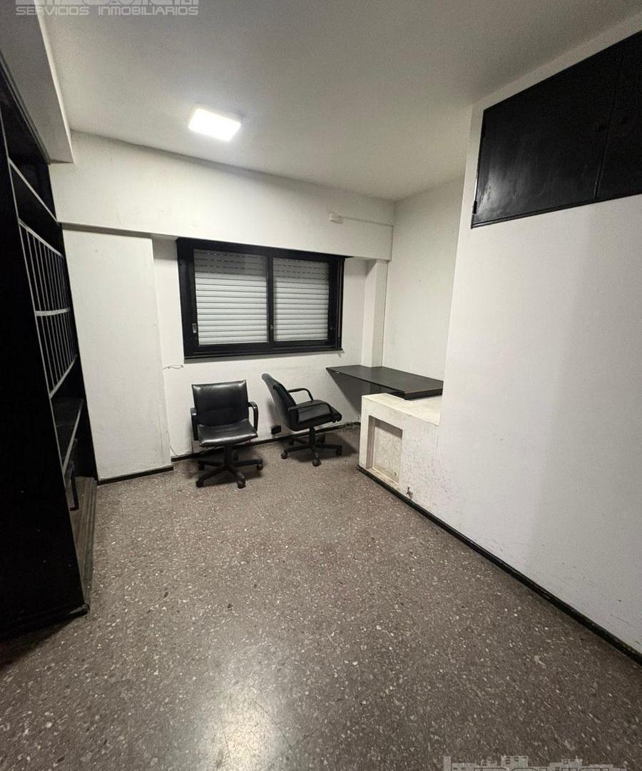 Foto de LOCAL EN ALQUILER. 122 METROS. SOTANO Y PATIO. APTO TODO RUBRO. AV, imagen 2