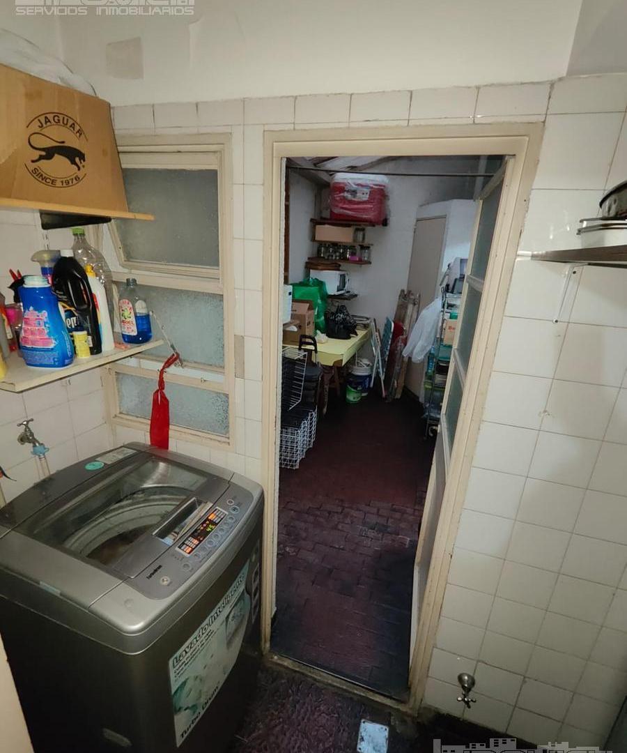 Foto de Venta de 4 ambientes. Dependencia, Escritorio, Balcón y 2 patios, imagen 3