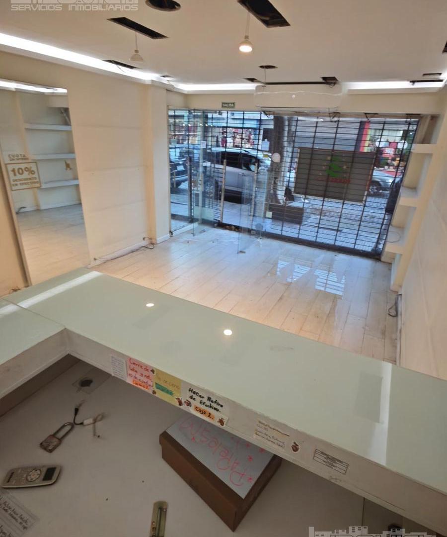 Foto de Local en alquiler. 42 mts. Apto todo rubro. Zona outlets. Aguirre al, imagen 2