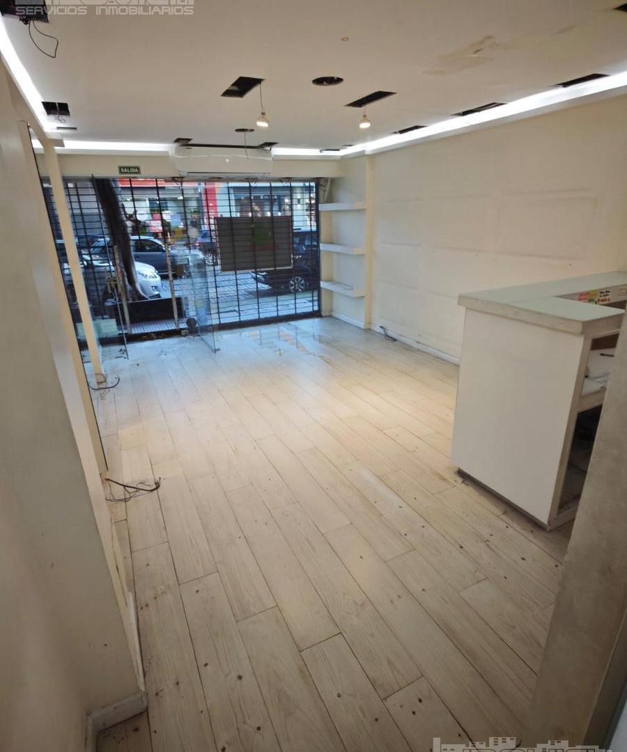 Foto de Local en alquiler. 42 mts. Apto todo rubro. Zona outlets. Aguirre al, imagen 1
