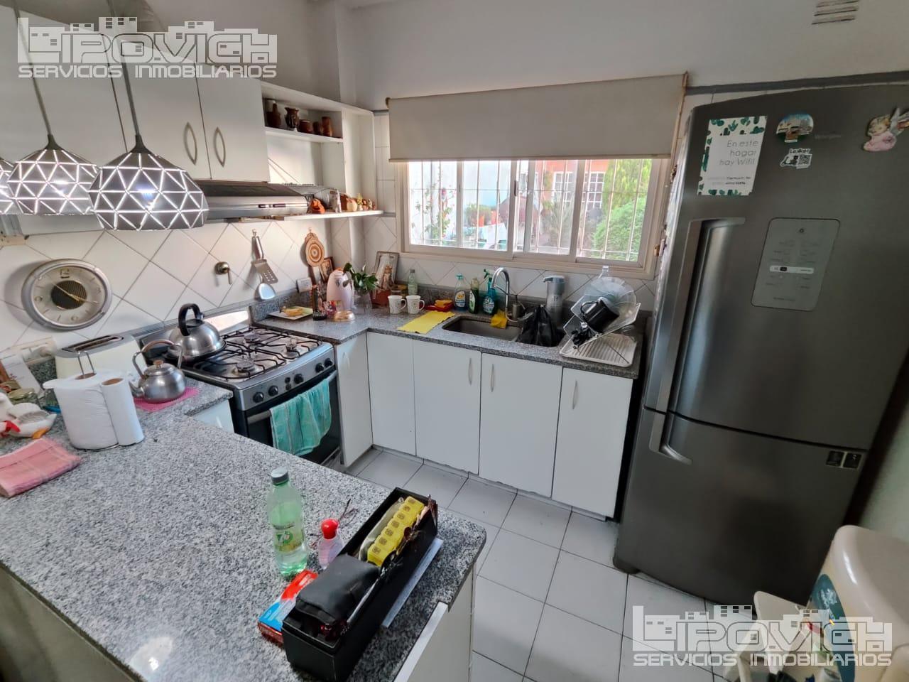 Foto de Casa en venta. 5 ambientes 2 plantas. Quincho c/parrilla. Patio con, imagen 5