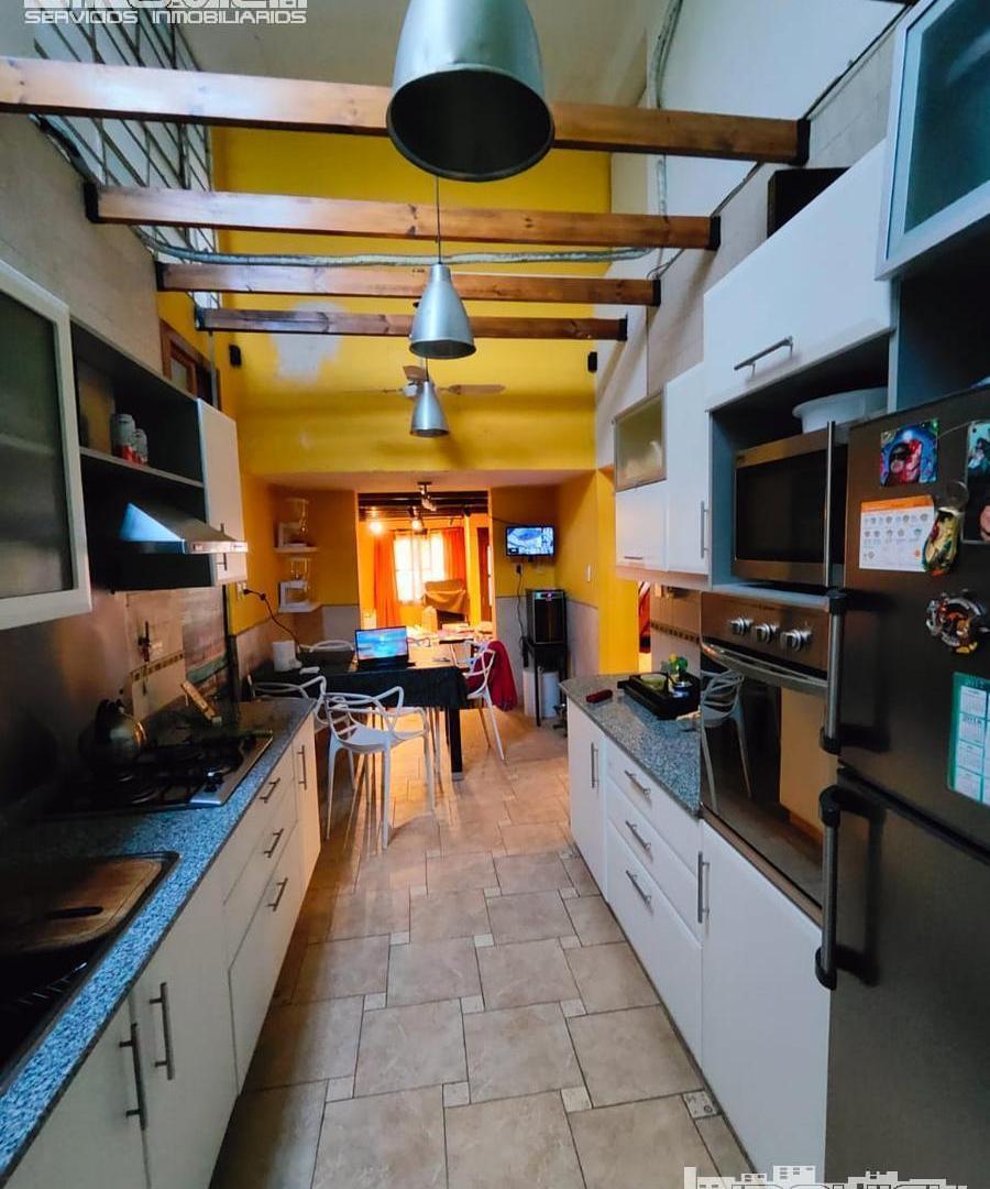 Foto de PH EN VENTA. 5 AMBIENTES EN DUPLEX. RECICLADO. QUINCHO CON PARRILLA, imagen 3