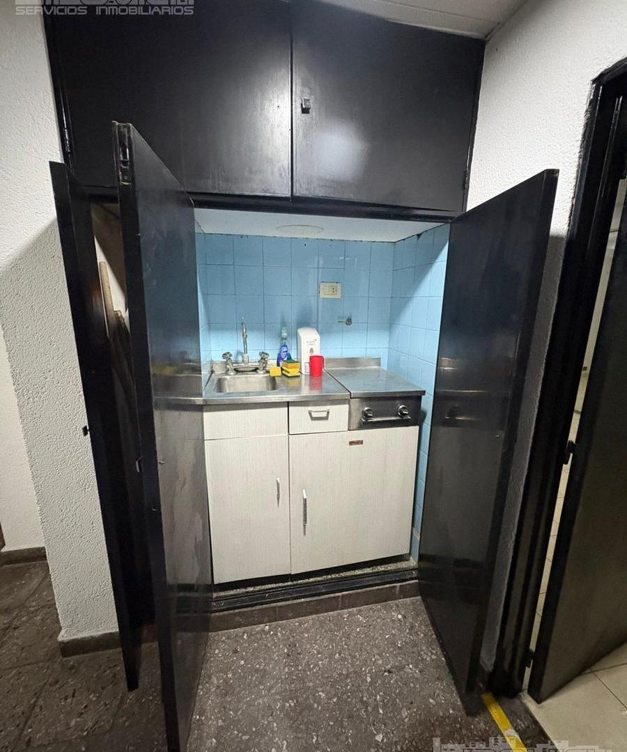 Foto de VENTA. OFICINA CON SOTANO Y PATIO. AV. JUAN B. JUSTO 3800. PATERNAL, imagen 3