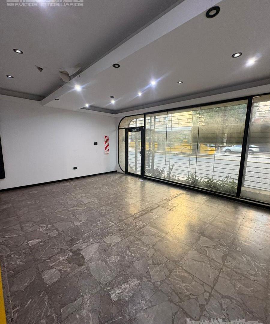 Foto de LOCAL EN ALQUILER. 122 METROS. SOTANO Y PATIO. APTO TODO RUBRO. AV, imagen 1