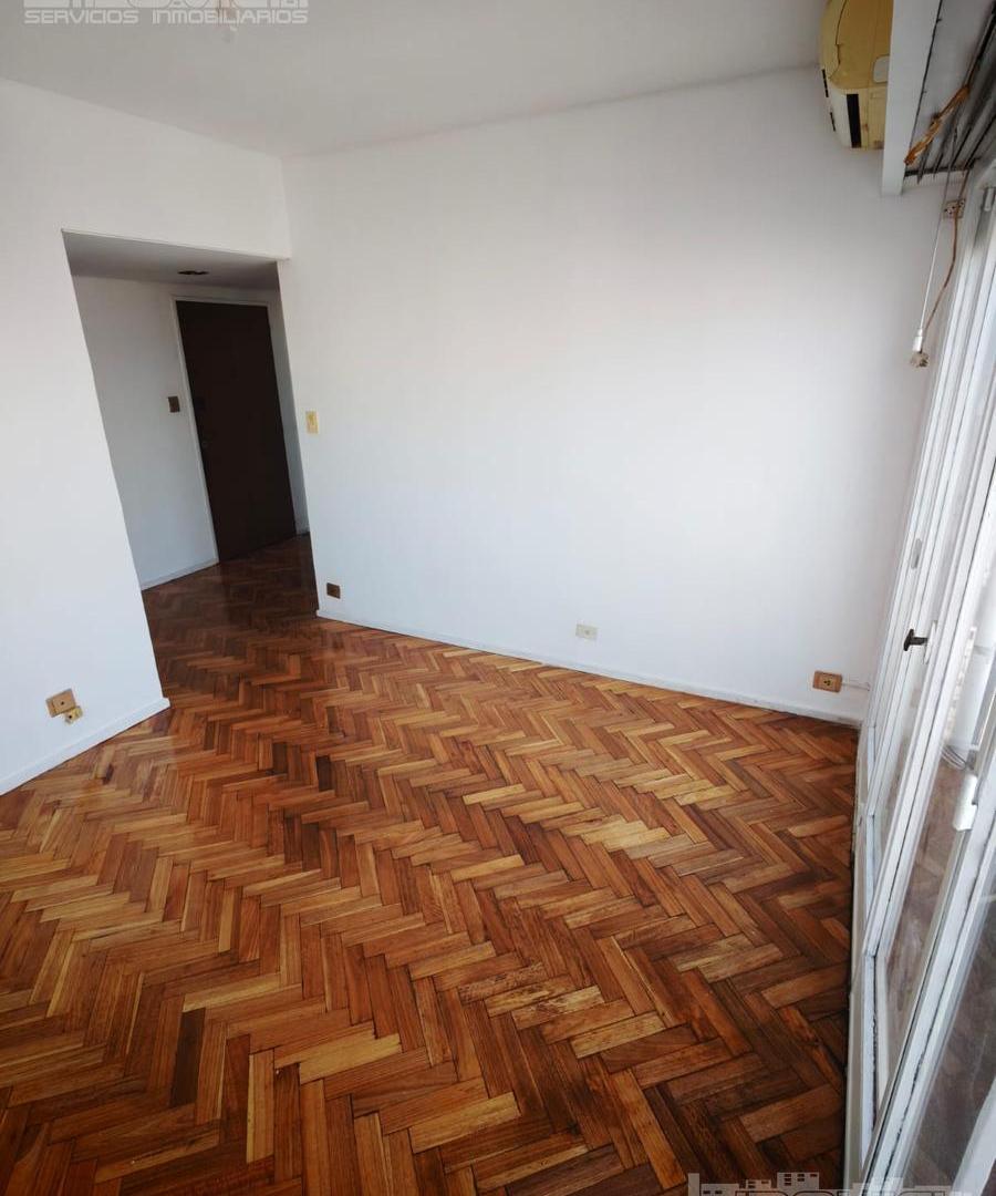 Foto de Departamento en alquiler, 2 ambientes con balcón. Seguridad. Lavadero, imagen 2