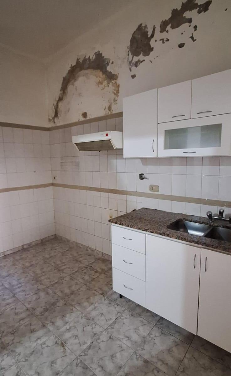 Foto de VERSALLES.GANA 400.CASA 4 AMB.SOBRE LOTE 8 X 12.TODO PB.PATIO.TERRAZA!, imagen 2