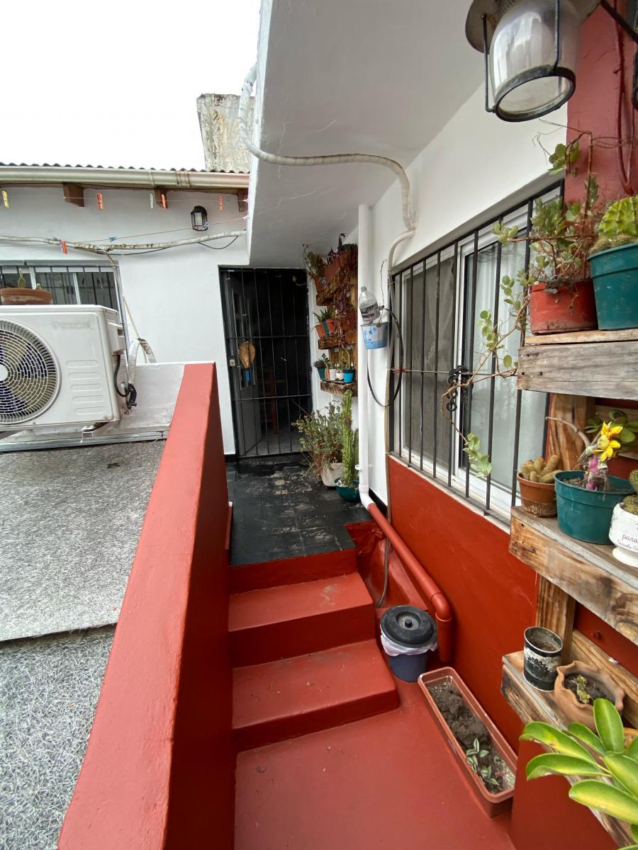 Versalles. Cortina 2600. PH 4 Amb. Entrada Propia en Excelente Estado! 3
