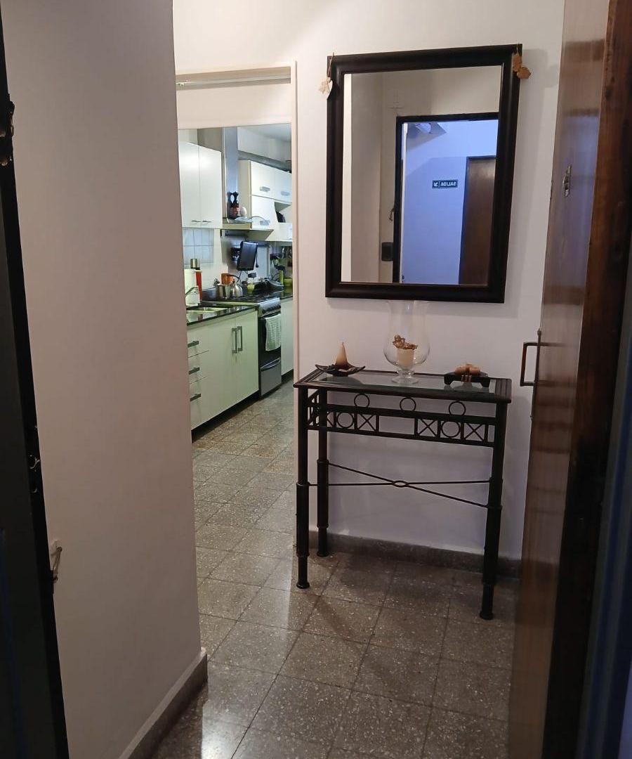 VILLA DEVOTO. AVDA.SEGUROLA 3200 ALT BEIRO 4400 DTO.2 AMB PISO SEGUNDO.