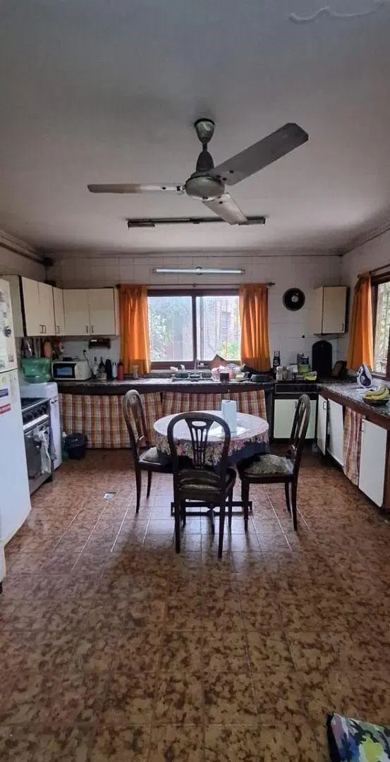 VERSALLES AVENIDA JUAN B.JUSTO 9400 HERMOSA CASA PARA RECICLAR 5 AMBIENTES MAS LOCAL LOTE 8.66 X 28 2