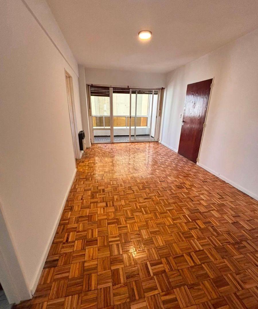 V CRESPO. FRIAS Y AVENIDA CORRIENTES. DTO 2 AMB.C/ BALCON 7mo.PISO + BAULERA EXCELENTE ESTADO