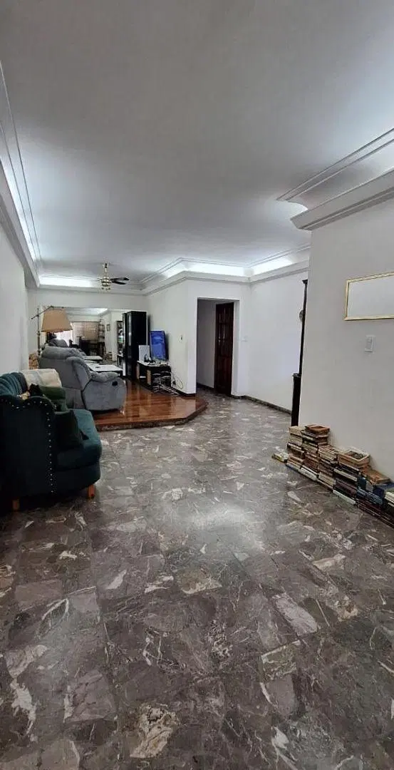 VILLA DEVOTO. B.SAN PEDRO. DESAGUADERO 2500. EXCELENTE CASA 5 AMBIENTES MAS DEP.PATIO PISCina 1